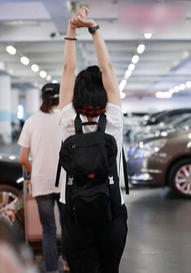 女神湯唯又換新發型了后梳短發放飛自我