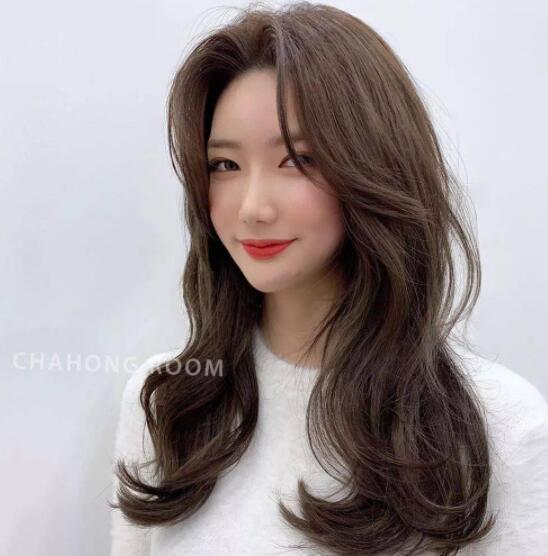 2022女士大波浪卷發(fā),超有女人味的大波浪卷發(fā)