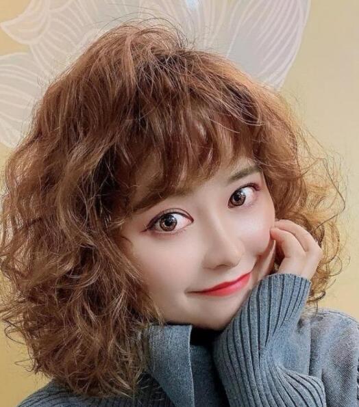 2022款時尚卷發發型,女星都愛的時尚卷發發型