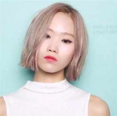 齊下巴短發拉直好看嗎齊下巴短直發無劉海