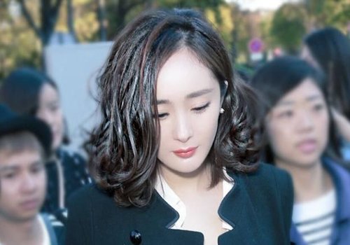 沒出門就做了好看燙發的小姐姐發飆自己在家燙頭發這么簡單還學不會