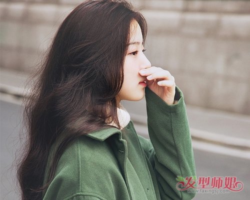 大波浪發型流行更持久與“善變”相關怎么梳波浪卷發型女生們擦亮眼