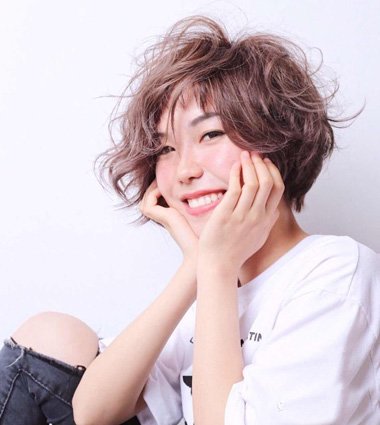 空氣燙短發(fā)怎么打理女生中短發(fā)發(fā)型圖片