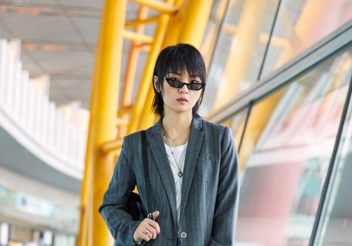 頭發(fā)多的女生梳中短直發(fā)氣質(zhì)又年輕2022年女生新款中短直發(fā)設(shè)計(jì)