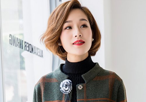 秋季老年女士適合什么發型全新短燙發+染發馬起來減齡杠杠的
