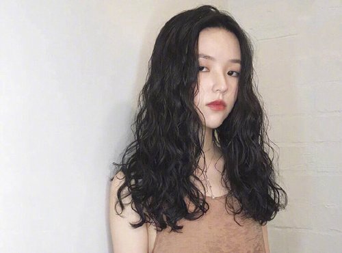 復(fù)古好看的蛋卷泡面頭必須上線！打破秋日單調(diào)的女生可愛燙發(fā)