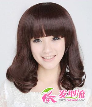 2022最流行卷發發型打造甜美女孩