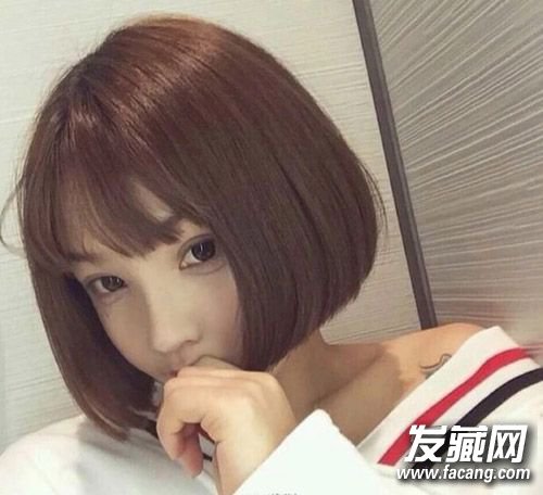 娜扎王子文都是這一款空氣劉海短發(fā)發(fā)型設(shè)計(jì)
