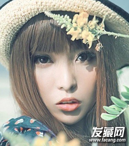 冬季簡約長直發(fā)溫暖顯氣質(zhì)
