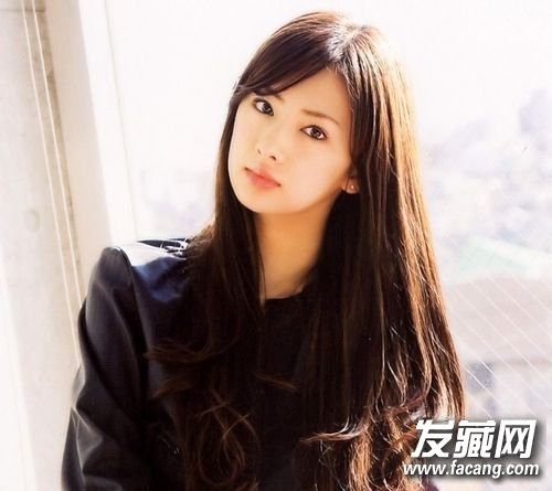 女生最愛的長(zhǎng)直發(fā)怎么保養(yǎng)才有質(zhì)感？直發(fā)怎么保養(yǎng)