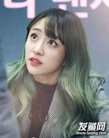 長發染什么顏色好看學韓星加點綠色時尚爆了