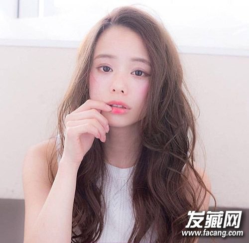 劉海尷尬期不用剪了利用長劉海打造小臉蛋