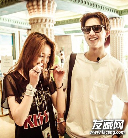 《微微一笑》鄭爽臉僵？鄭爽純天然的烏黑長劉海發型