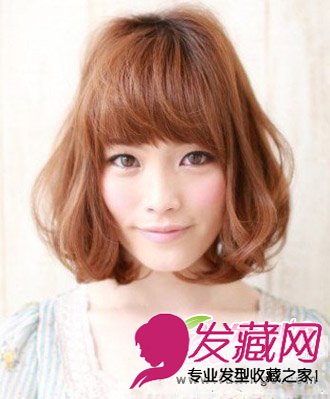 梨花頭發(fā)型蓬松感的造型設(shè)計強調(diào)優(yōu)雅之美