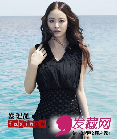 韓星金泰熙大波浪長卷發(fā)營造美麗女神風采