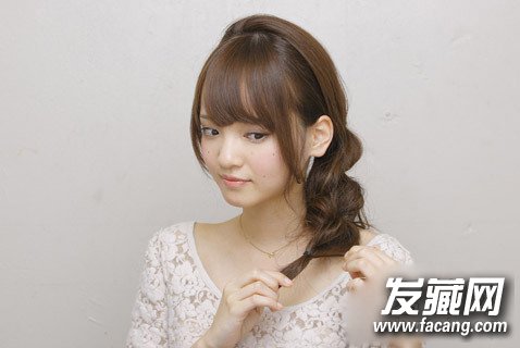 中長(zhǎng)發(fā)怎么扎好看清新甜美編發(fā)發(fā)型